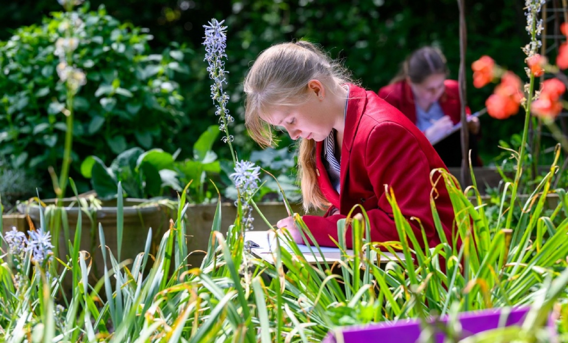 At Lingfield College, we are blessed to have beautiful Surrey countryside which offers an amazing backdrop for outdoor learning activities.