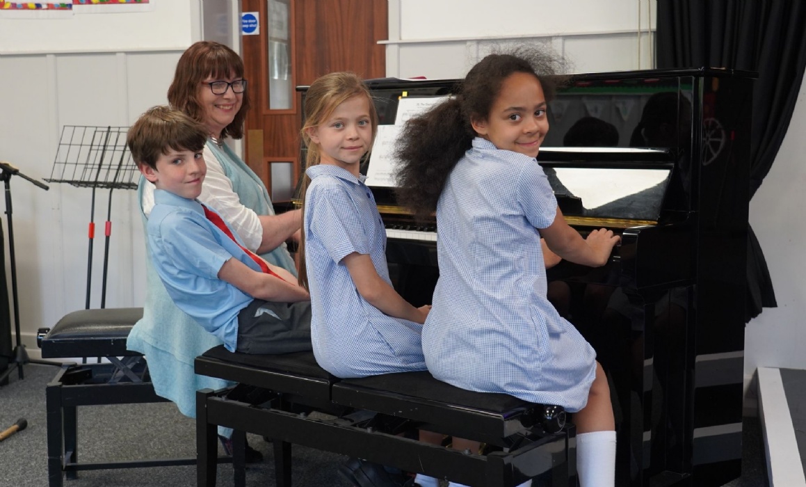 Ebony and Ivory ensemble perform at Summer Sunshine Concert